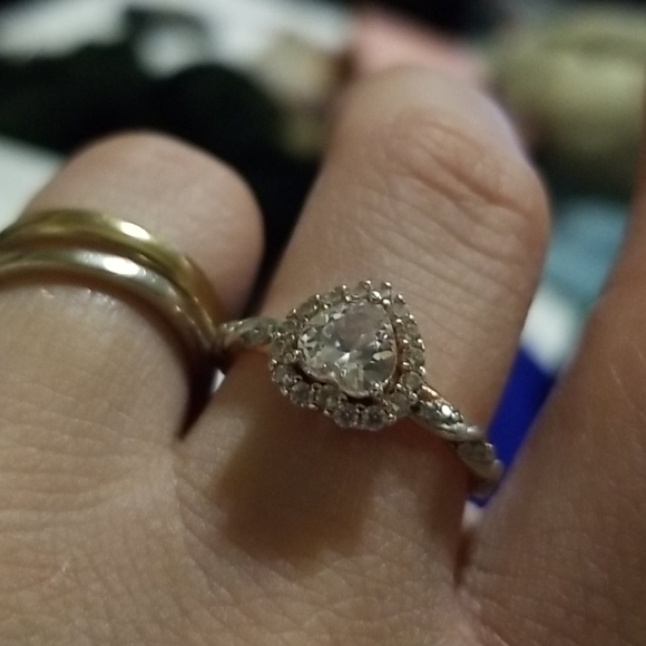 Rose gold diamond ring - Picture 2 of 4